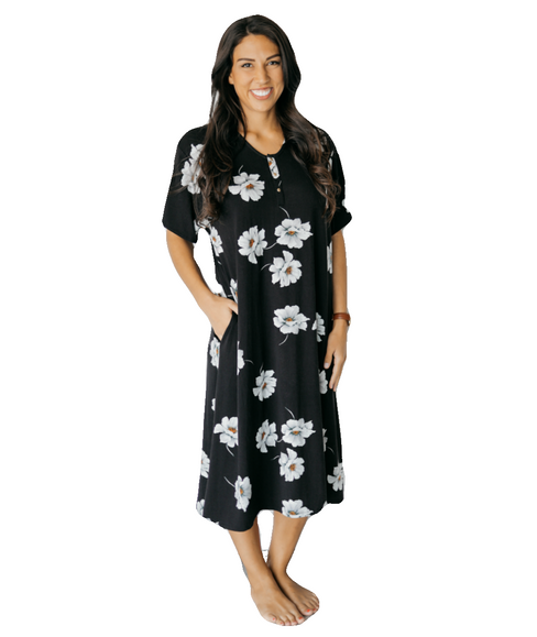 Black White Floral 24/7 House Dress from Undercover Mama for Pregnancy, Breastfeeding and Everyday.